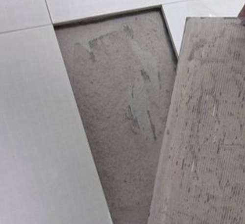 莆田市瓷砖空鼓维修公司分享瓷砖铺贴时如果打浆（即涂抹在瓷砖背面和基层上的砂浆或瓷砖胶）过少，会带来以下问题